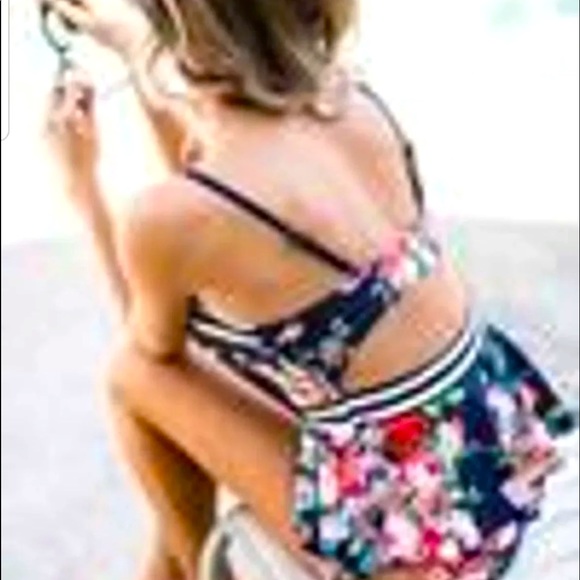 Pinup Couture 2-piece Reversible Tankini M(8-10) - Picture 11 of 11